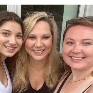 Meet your Posher, Dana